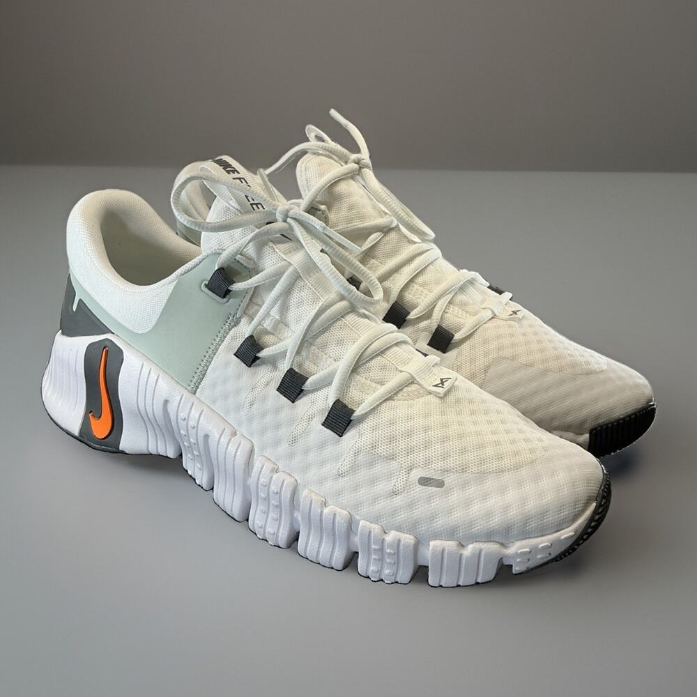 Size 11.5 - Nike Free Metcon 5 White Bright Mandarin - Picture 3 of 5